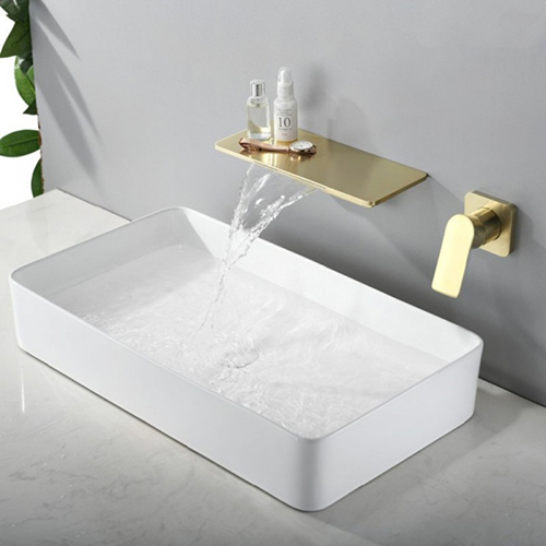 Gebürstetes Gold, Wasserfall-Waschtischarmatur, 1 Griff, Wandmontage, WC-Wasserhahn, Mischbatterie aus massivem Messing